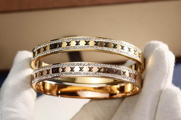 L X V BraceletsSUNGLASSES