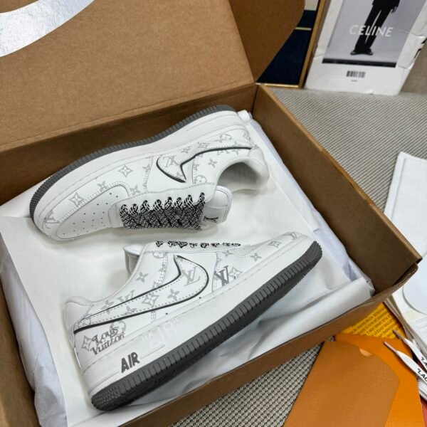 L X V X NK AIR FORCE 1 SneakerSUNGLASSES