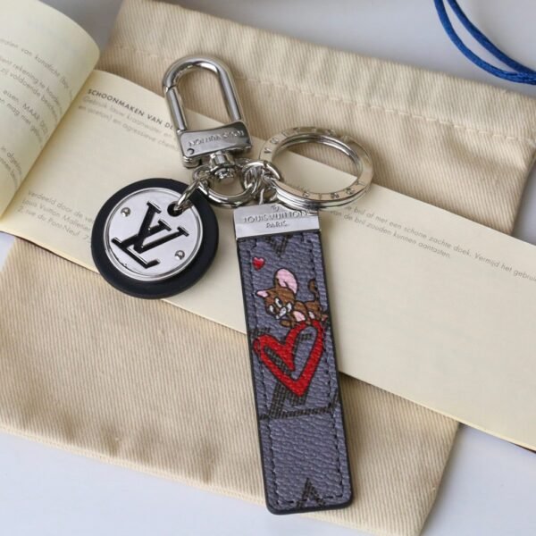 L X V Key Ring(Multiple colors)