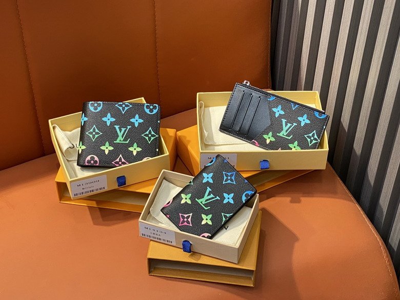 L X V CARD HOLDER/Wallets（Multiple sizes）