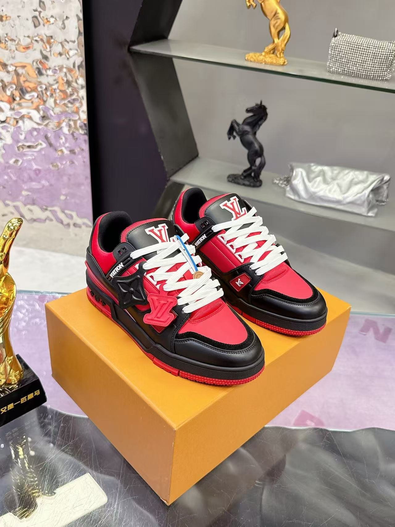 L X V TRAINER SneakersSUNGLASSES