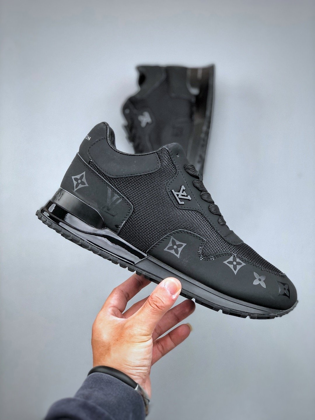 L X V  Archlight SNEAKERSSUNGLASSES