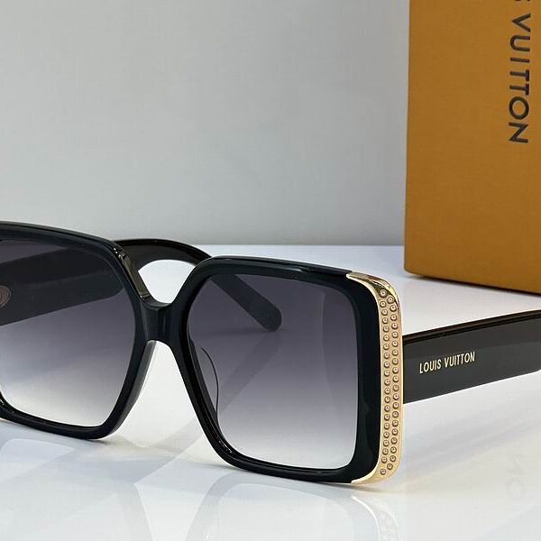 L X V SunglassesSUNGLASSES