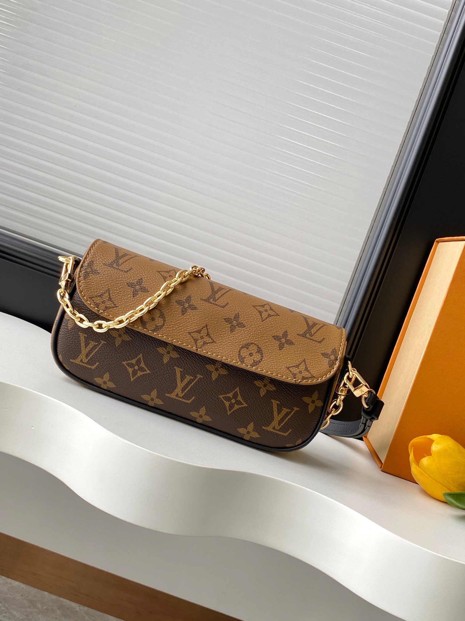 L X V WALLET ON CHAIN IVY size：23.5*12*4.3cm（Multiple colors）