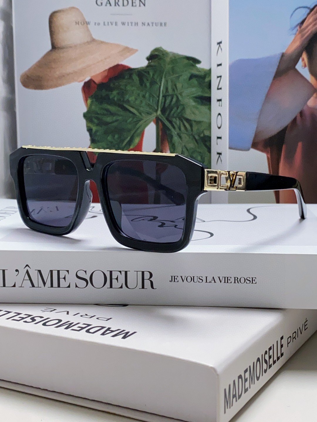 L X V SunglassesSUNGLASSES