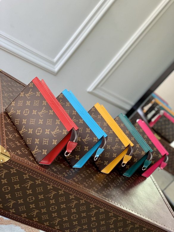 L X V Clutch bag 18.5x11x6.5cm