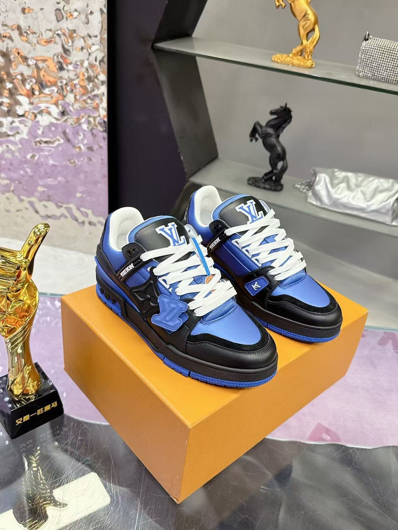 L X V TRAINER SneakersSUNGLASSES