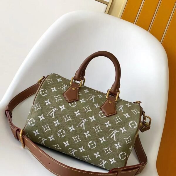 L X V M15241  Bandouliere 2025 25*15*15CM