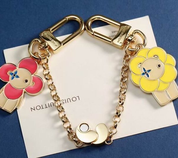 L X V Key Ring（Multiple styles）