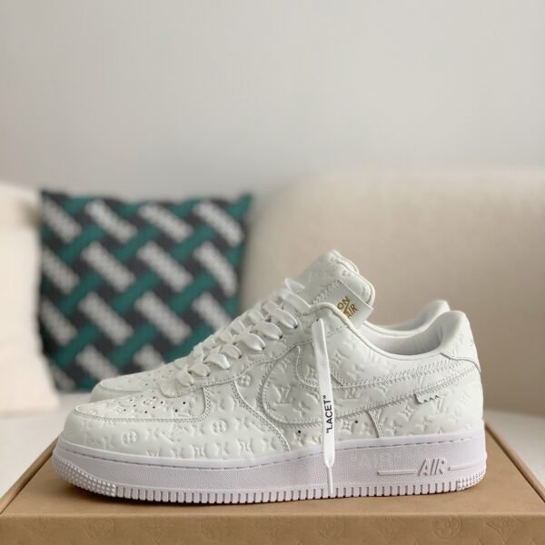 L X V X NK AIR FORCE 1 SneakerSUNGLASSES