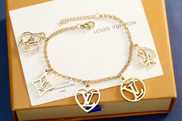 L X V BraceletsSUNGLASSES