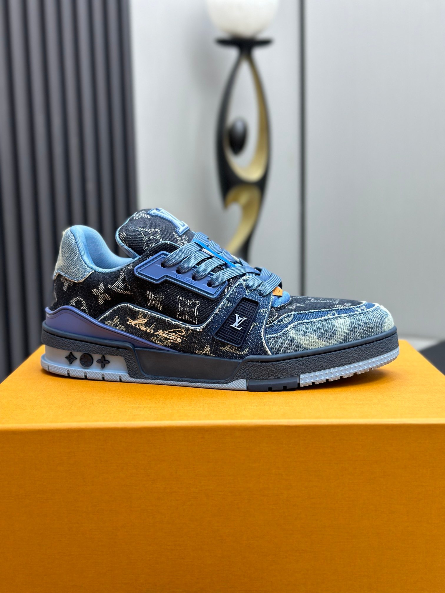 L X V TRAINERSUNGLASSES