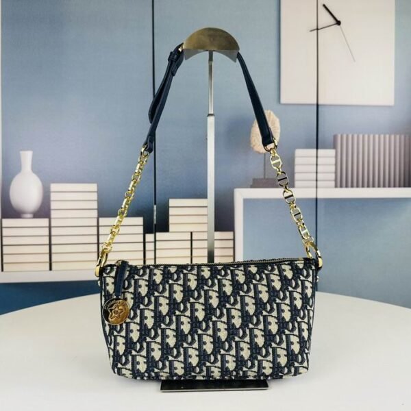 DR Shoulder bag 28.5X14.5X10cm（Multiple colors）