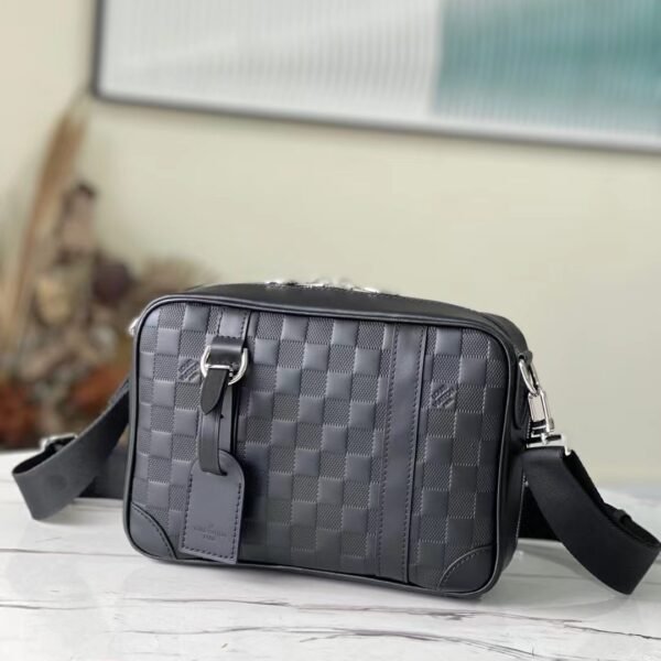 L X V Shoulder bag/handbag 27*18*7cm