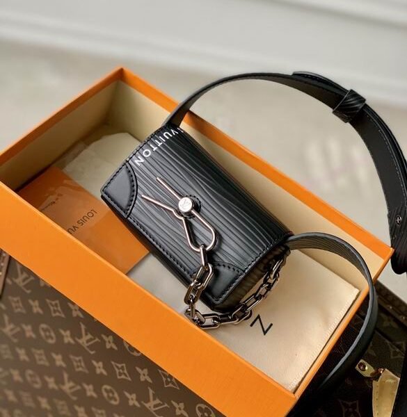 L X V Messenger Bags Size:13x8x4.5cm