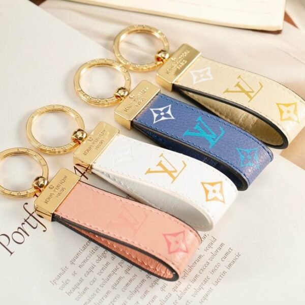 L X V Key Ring（Multiple colors）