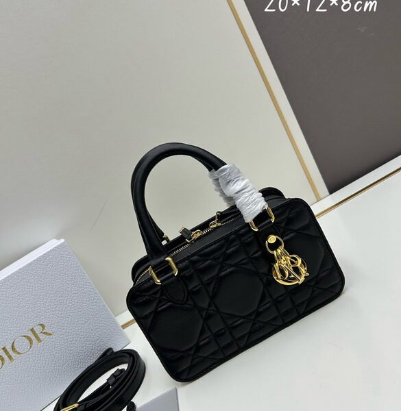 DR Handbag 20x12x8cm（Multiple colors）