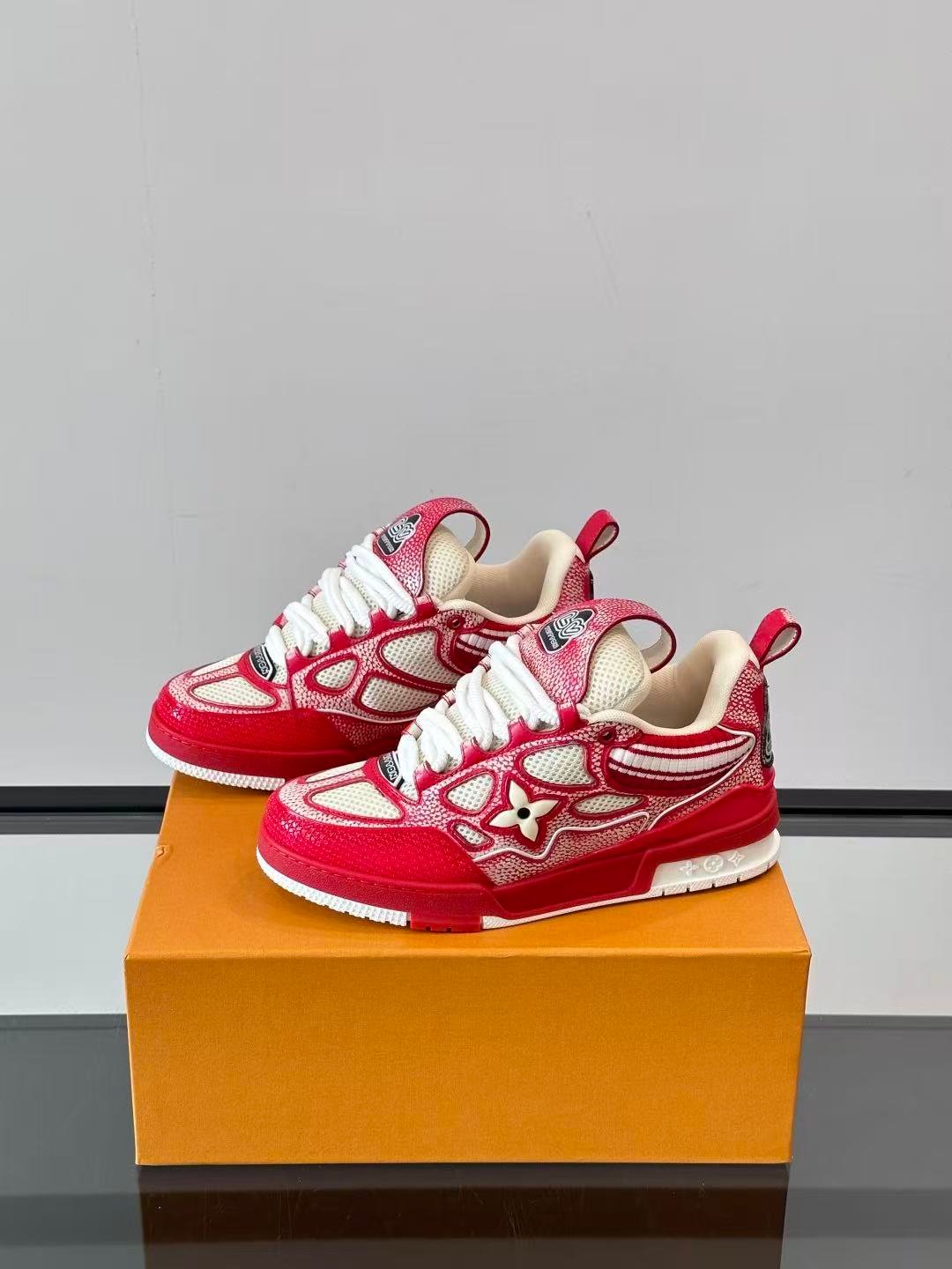 L X V Skate SneakerSUNGLASSES