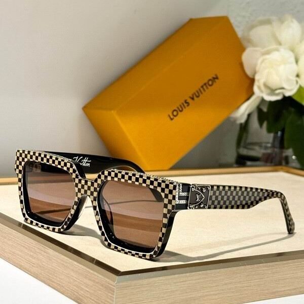 L X V SunglassesSUNGLASSES