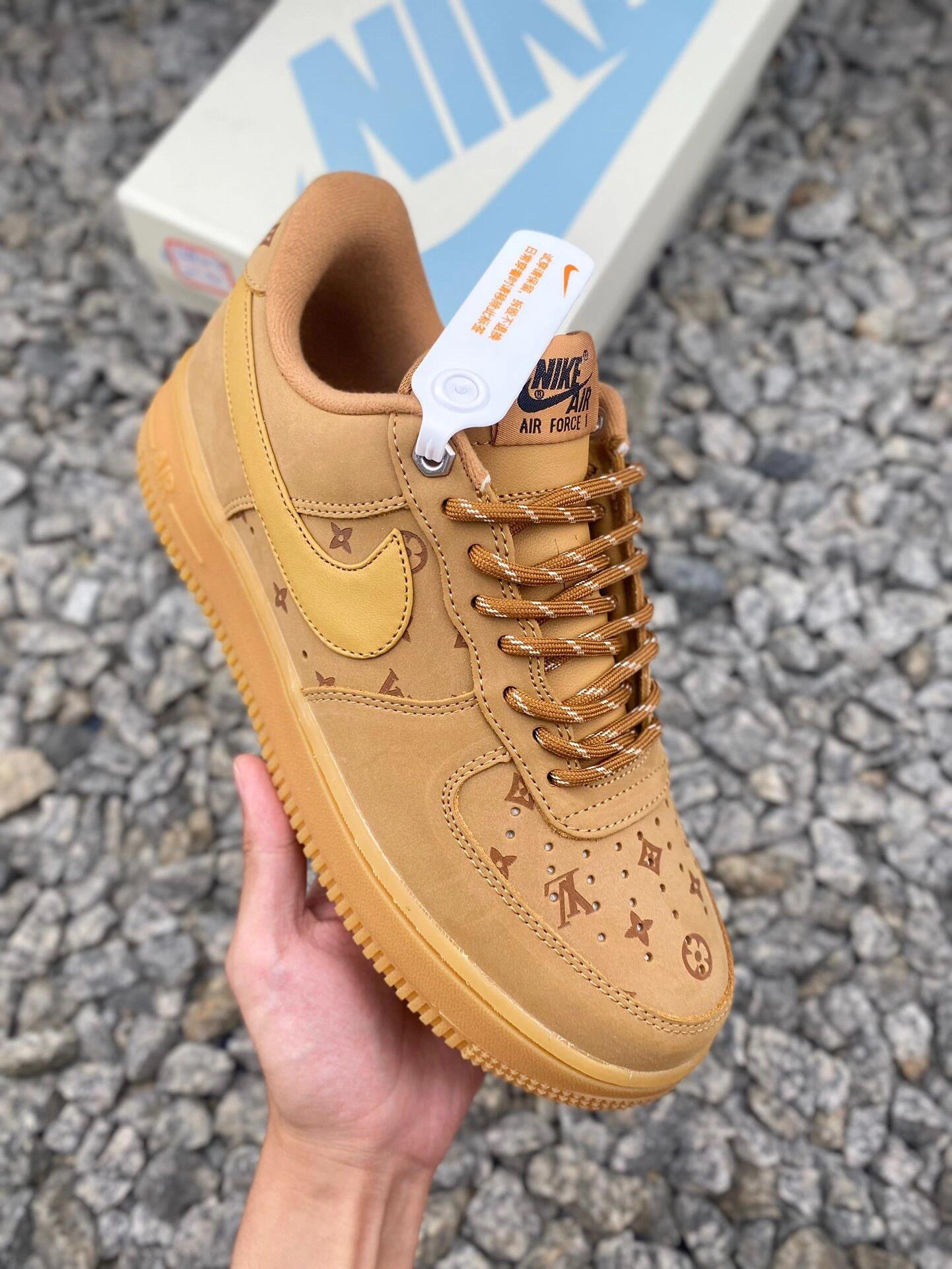 L X V X NK AIR FORCE 1 Sneaker “07”SUNGLASSES