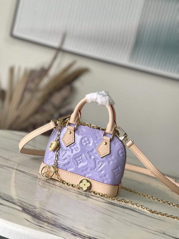 L X V Handbag 18x12x8cm