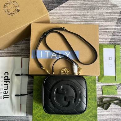 GUC Shoulder bag 17x15x9cm（Multiple colors）