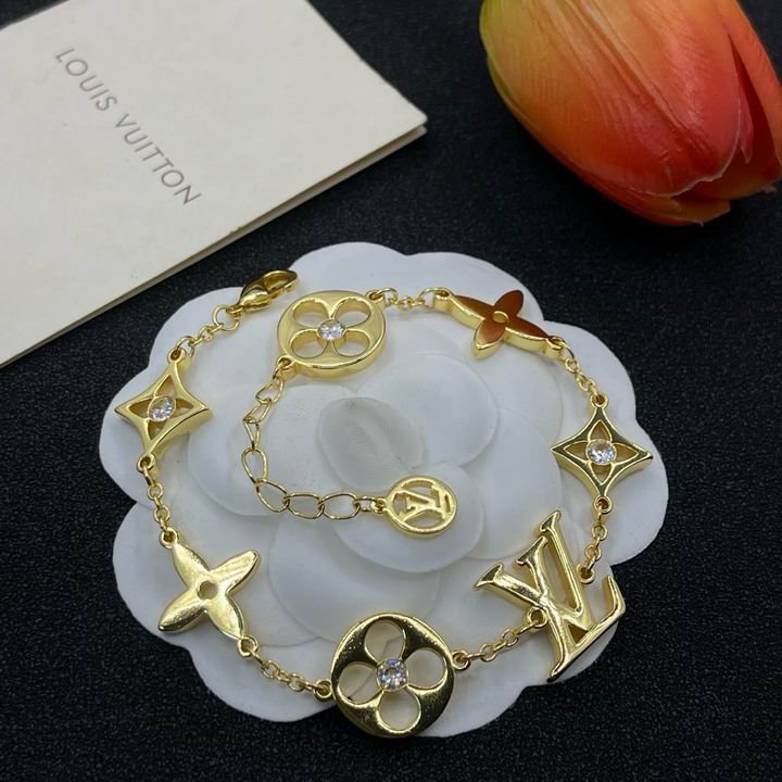 L X V BraceletsSUNGLASSES