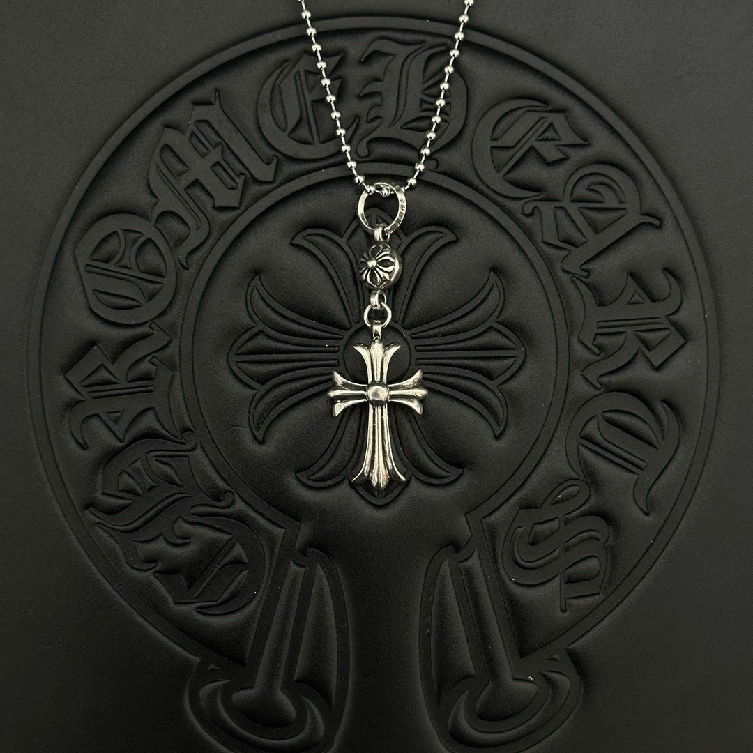 Chrome H NecklaceSUNGLASSES