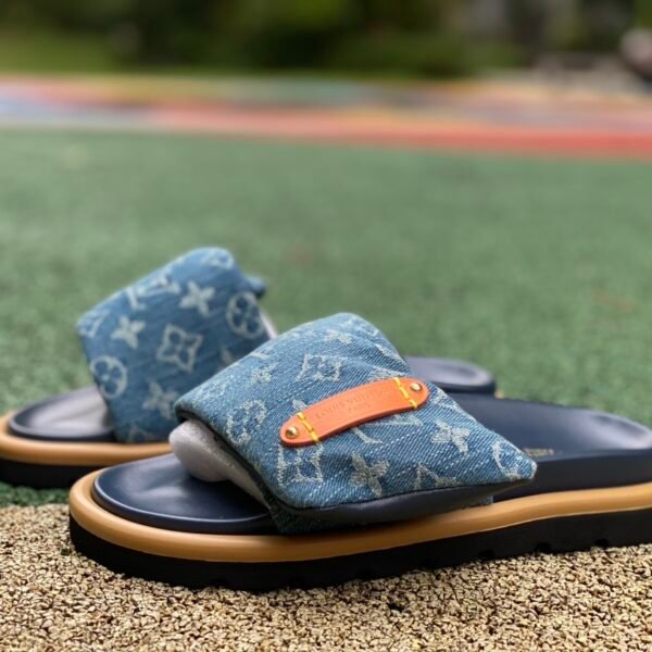 L X V SLIPPERSSUNGLASSES