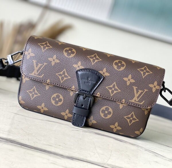 L X V Messenger Bags Size:22x12x6cm