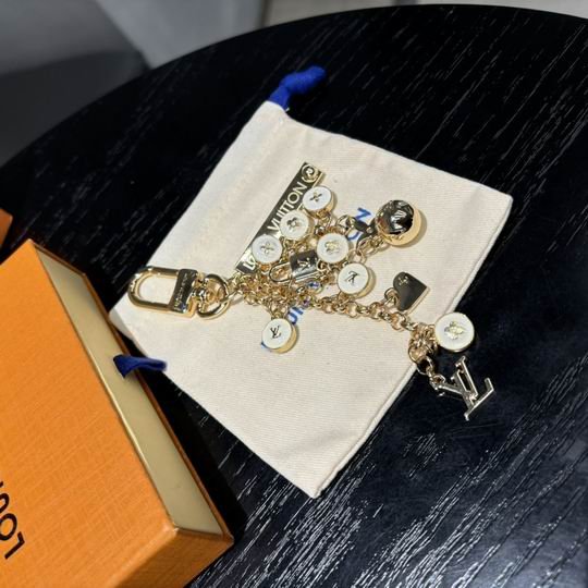 L X V Key Ring（Multiple colors）