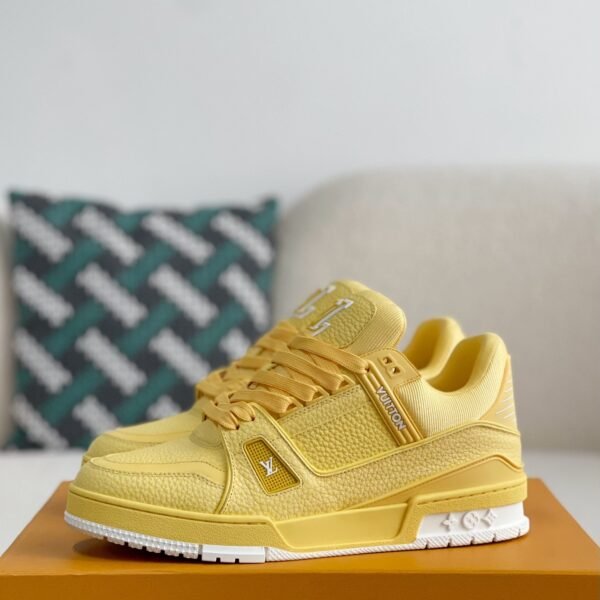 L X V SNEAKERSSUNGLASSES