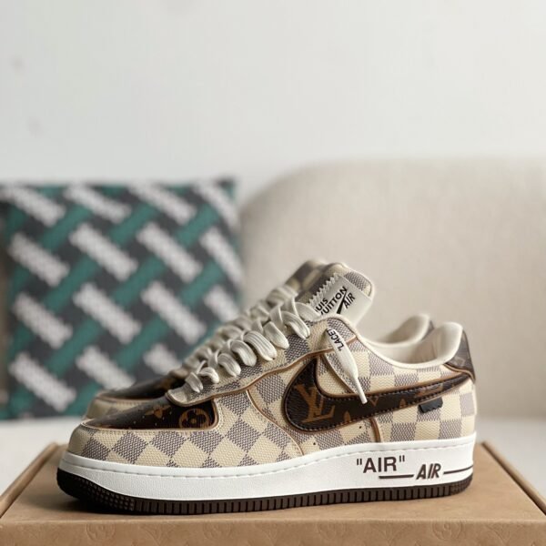 NK x L X V Trainers SneakersSUNGLASSES