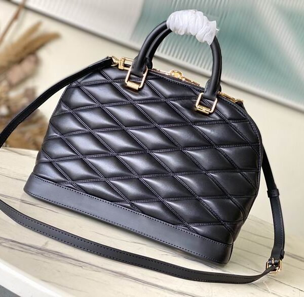 L X V Handbag 32x25x16cm