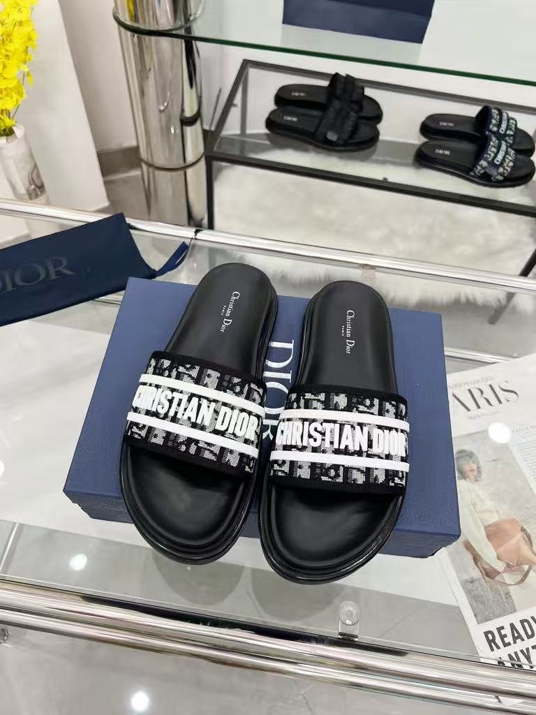 DR Aqua 2025 SandalsSUNGLASSES