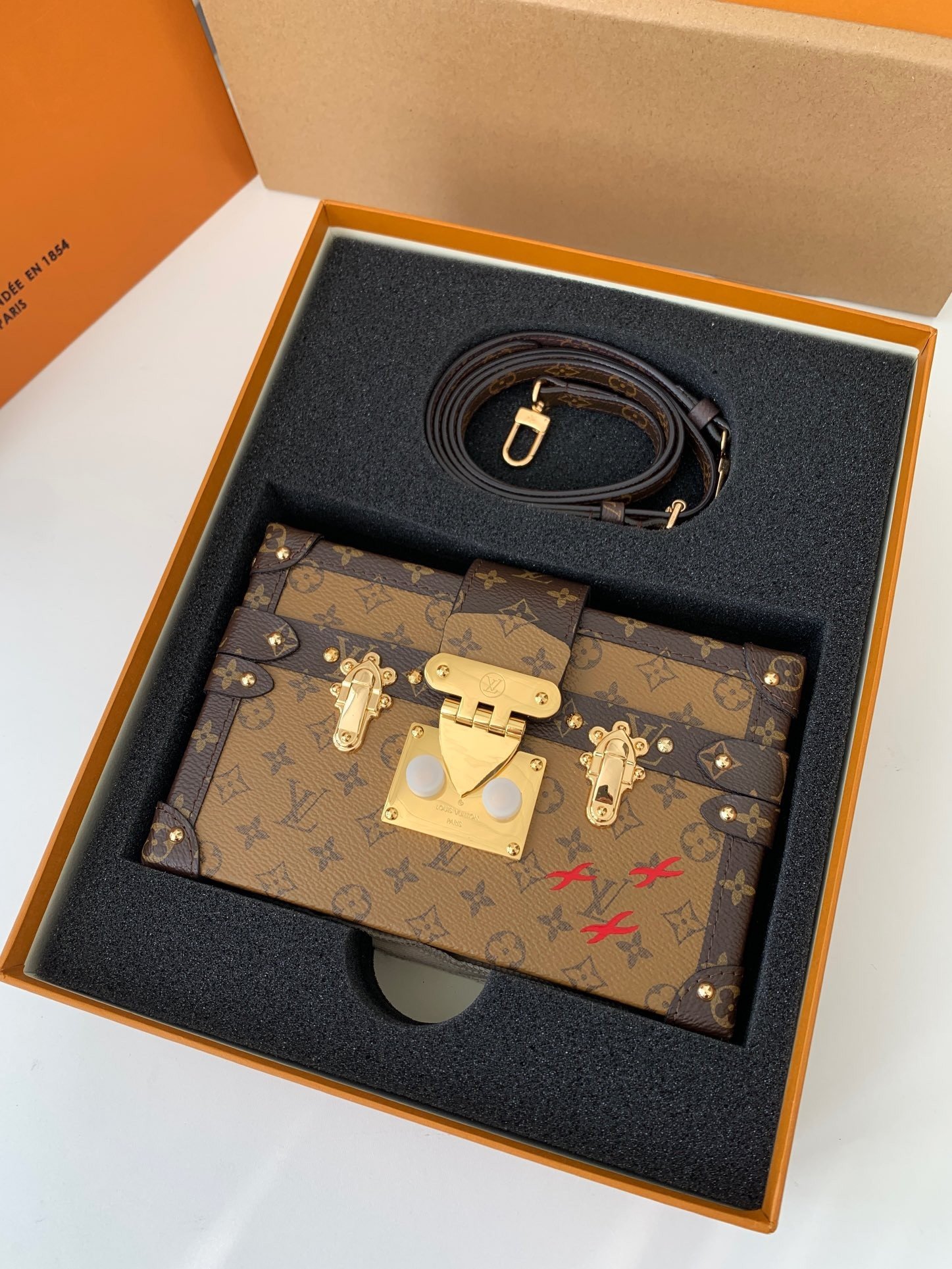 L X V PETITE MALLE  M44154  size： 19*12*5cm