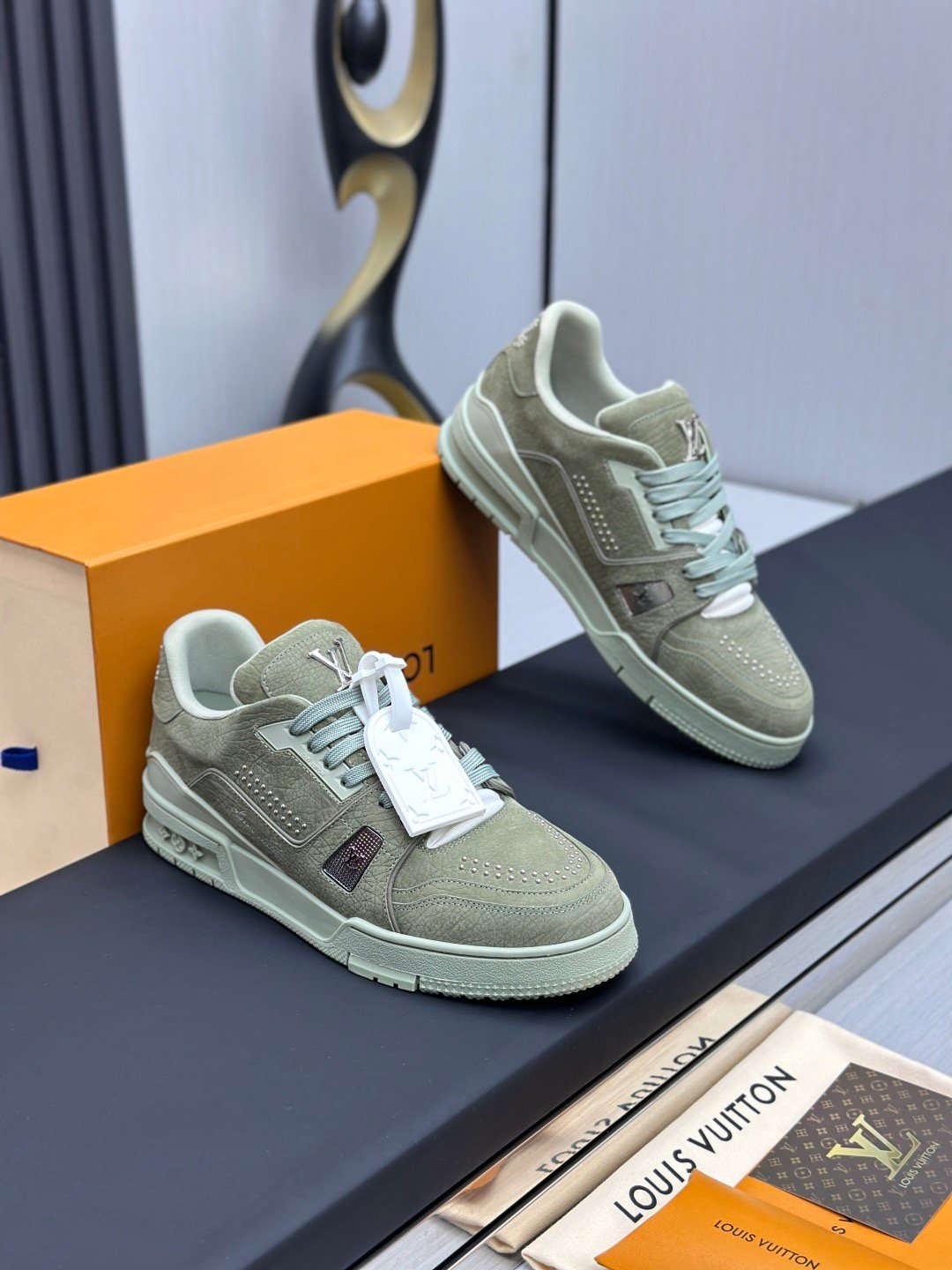 L X V TRAINER SneakersSUNGLASSES