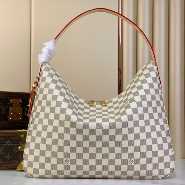 L X V Shoulder bag/handbag