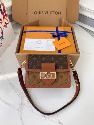 L X V MINI DAUPHINE handbag, small Daphne M45959, size: 20*15*9cm