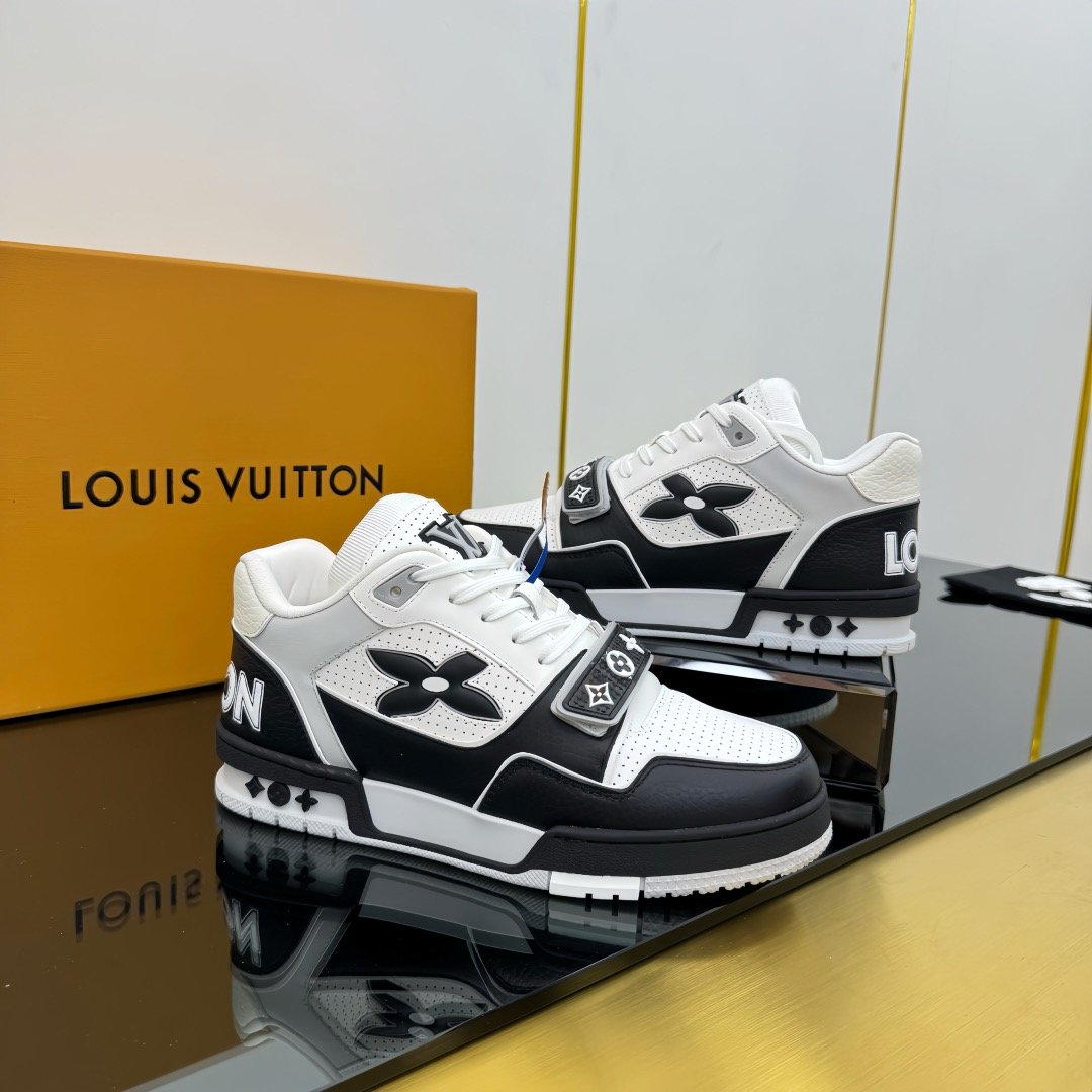 L X V SNEAKERSSUNGLASSES