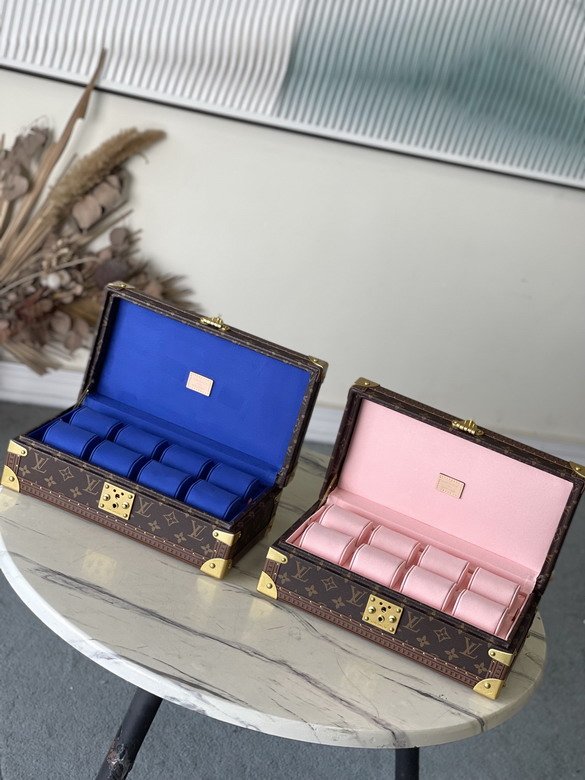 L X V Watch Storage Box  Size：20.5x13.5x35cm