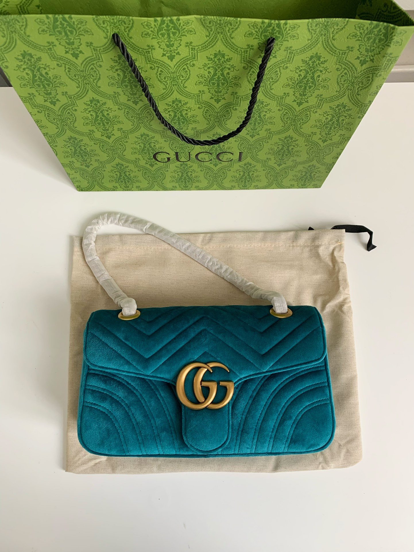 GUC Marmont Series of Cashmere cross-body bag Size：26*15*7cm