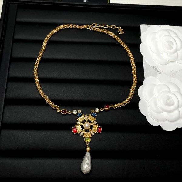 Chane NecklaceSUNGLASSES