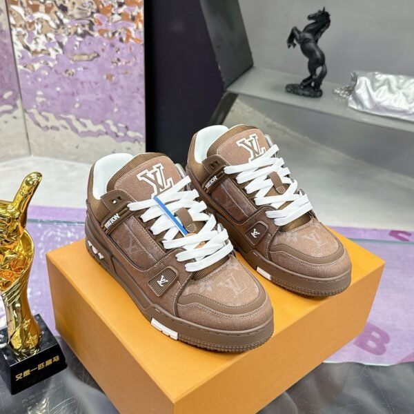 L X V TRAINER SneakersSUNGLASSES