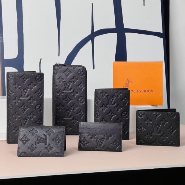 L X V Card holder/Wallets（Multiple sizes）