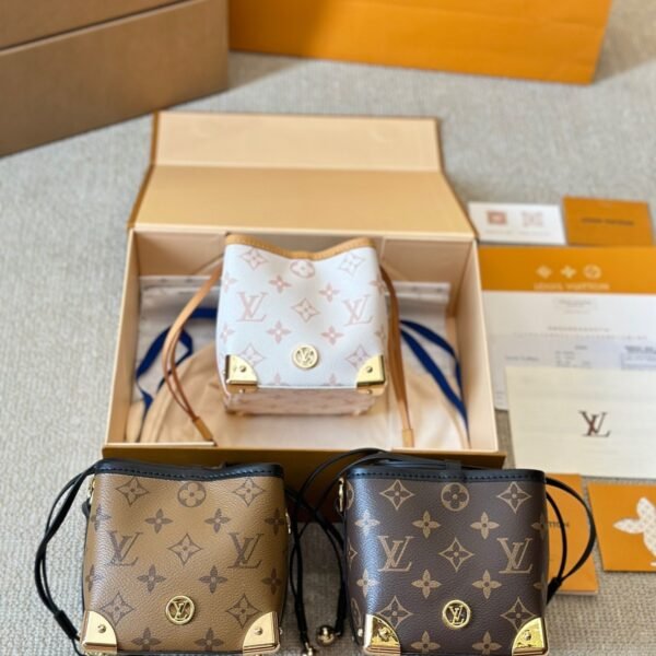 L X V Bucket Bags 11.5x11.5x11.5cm(Multiple colors)