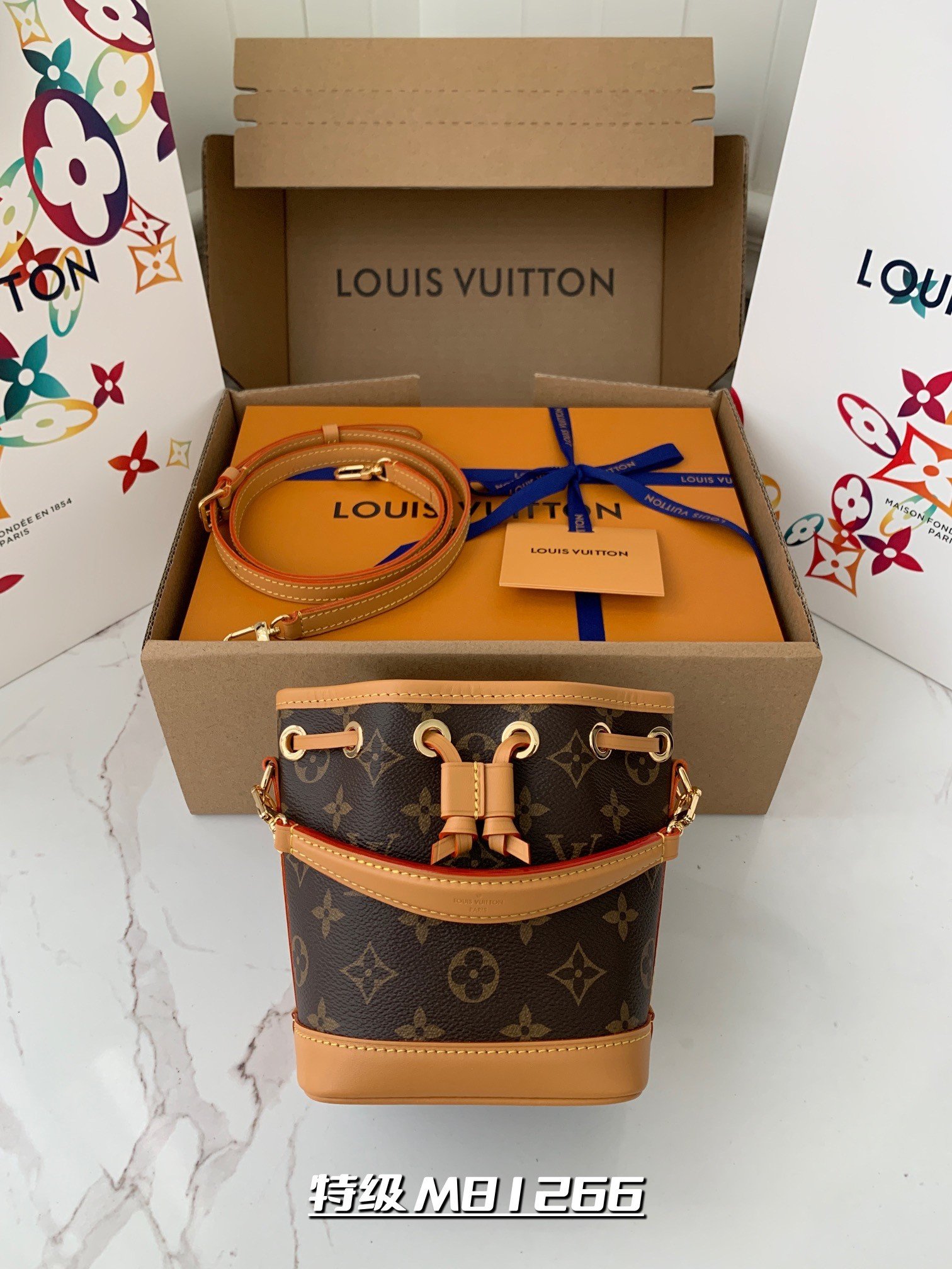 L X V  NANO NOE M81266 size:13*16*10cm