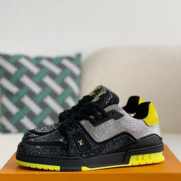 L X V Trainers SneakersSUNGLASSES