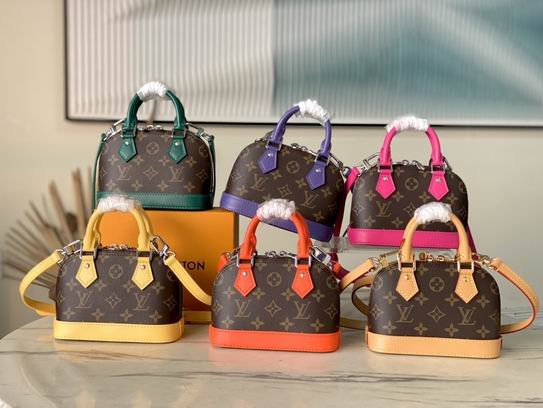 L X V Handbag 18x12x8cm