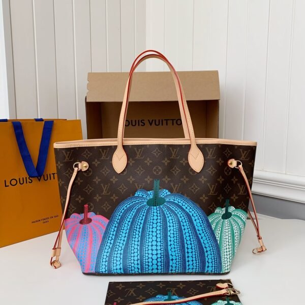 L X V x Yayoi Kusama  NEVERFULL  31*28*14cm